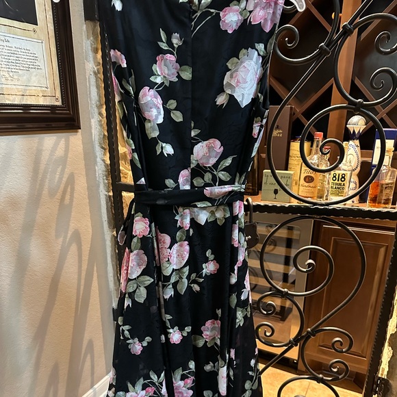 Tahari black and floral Arthur S. Levine dress - Picture 6 of 7